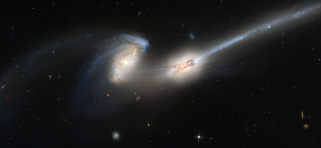 Les galaxies des souris (Ngc4676 a et b) en collision ©NASA 