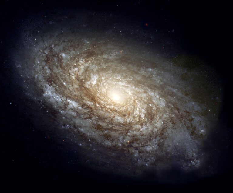 Galaxie spirale Ngc 4414 ©NASA / HUBBLE